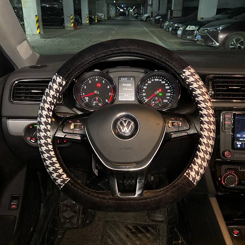 Thousands of bird grid plush steering wheel cover D -shaped