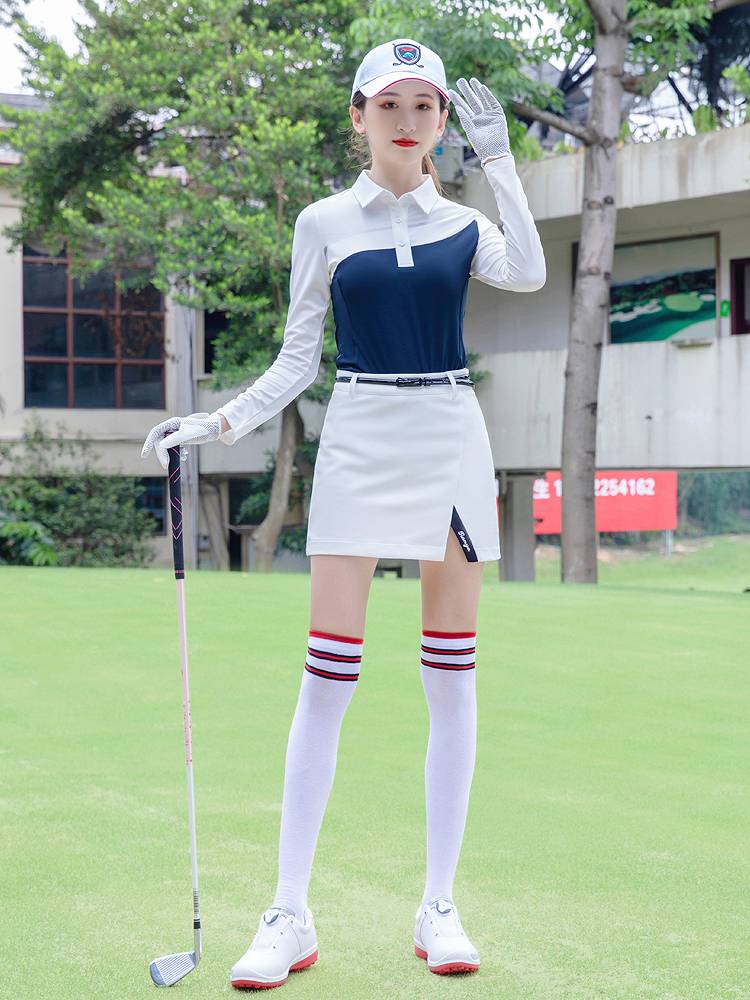 The golf lady with the long-sleeve-proof dry shirt T-shirts and the coloring of the sports clothes