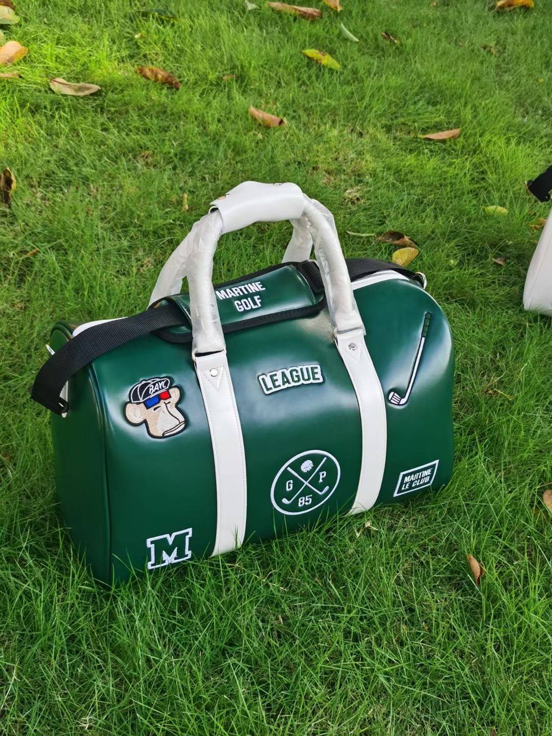 korean martin golf clothes packs men and women with new water-resistant golf equipment