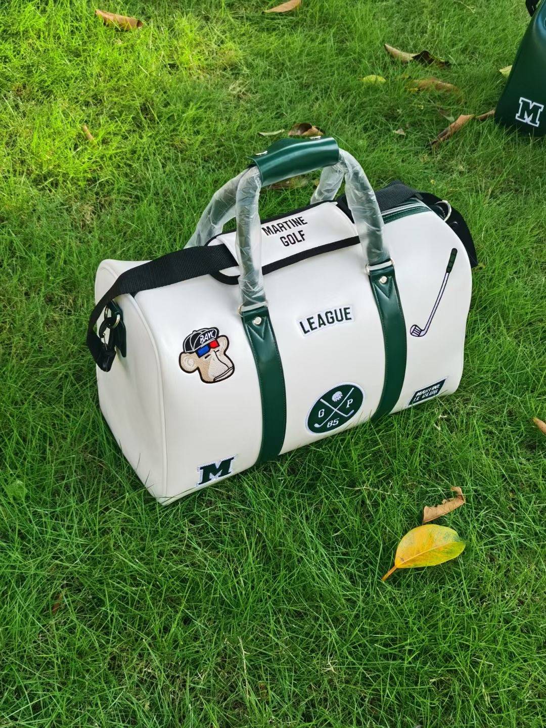 korean martin golf clothes packs men and women with new water-resistant golf equipment
