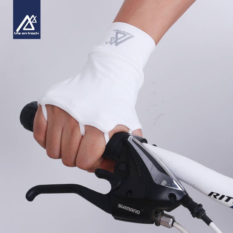 Golf glove men and women in summer sunscreen fishing glove ice silk half finger driving ride gloves non -slip and breathable