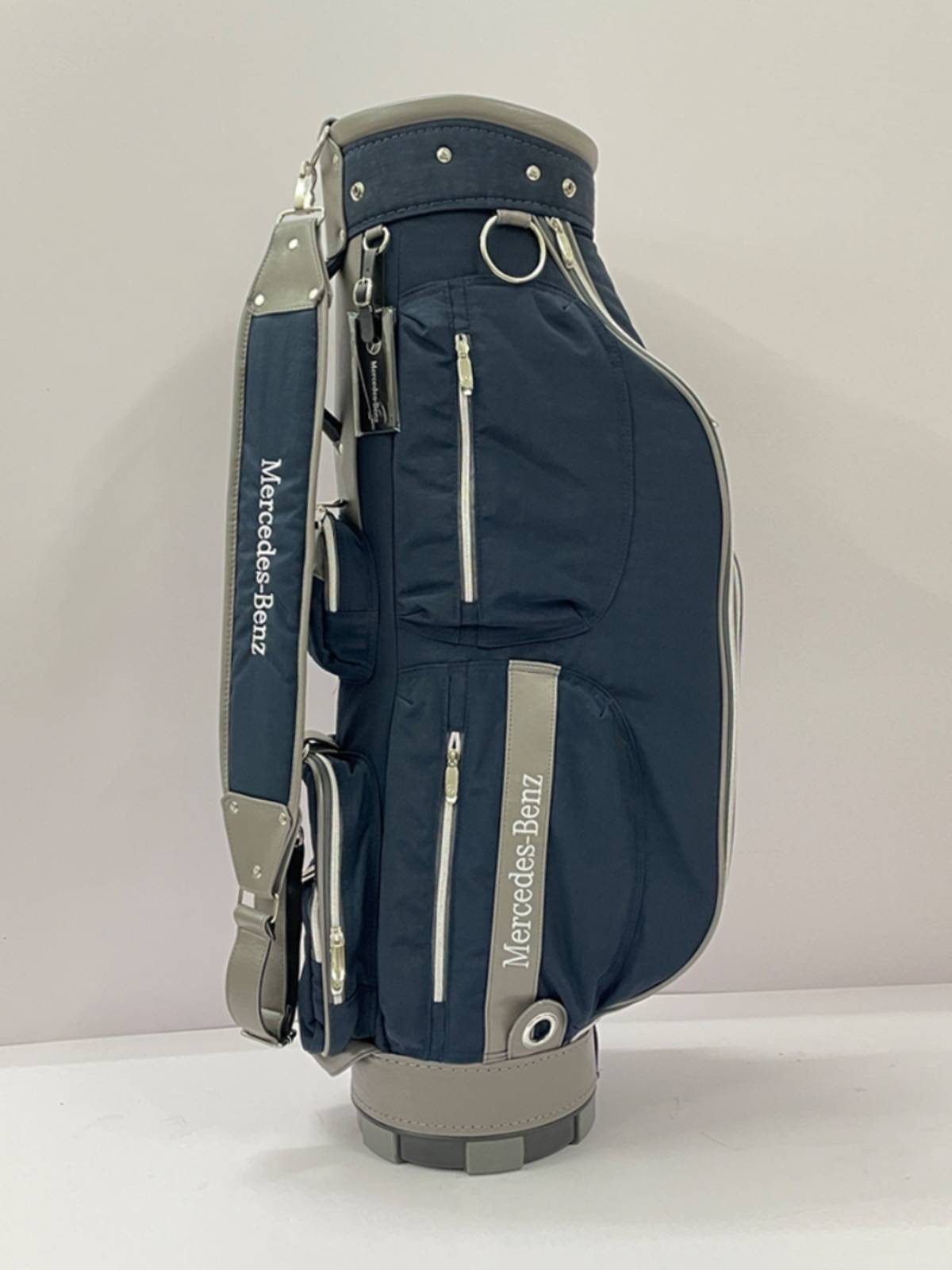 The new Bercedes-Benz Mercedes-Benz Golf Bags Fashionable Shoulder Back Pack Light Male Ball Po is super light