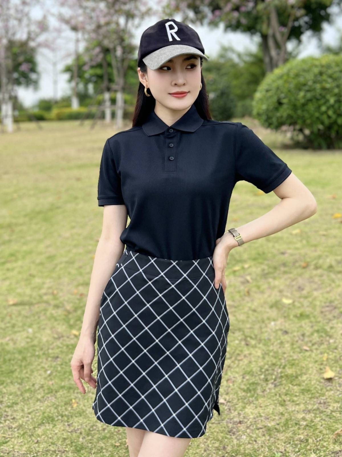 Gathering Golf Female Casual Sports Sports Sub -Sleeve Top Sleeping Deloma Strip Bar body A -line skirt