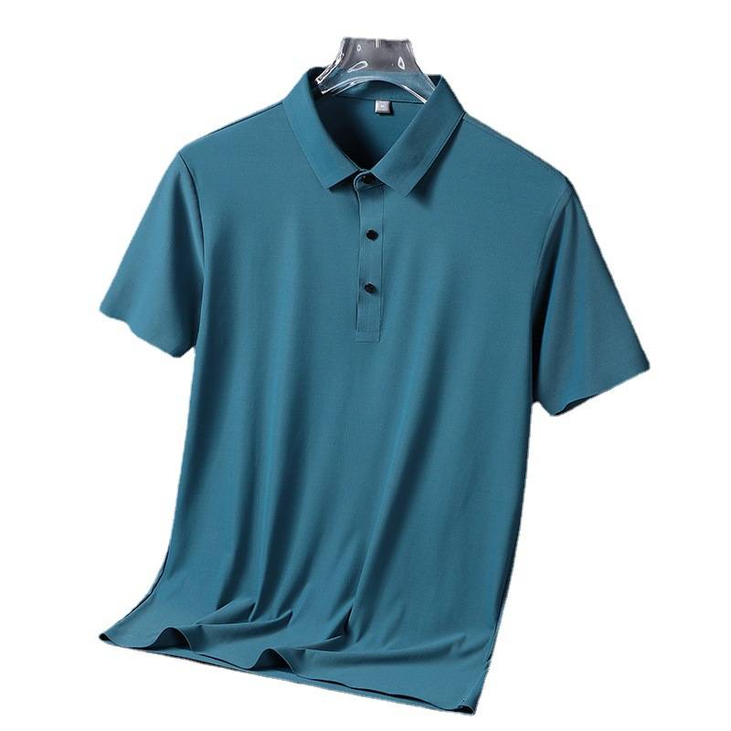 A new ice-free t-shirt for the summer, a man with a light-coloured, half-sleeved golf shirt