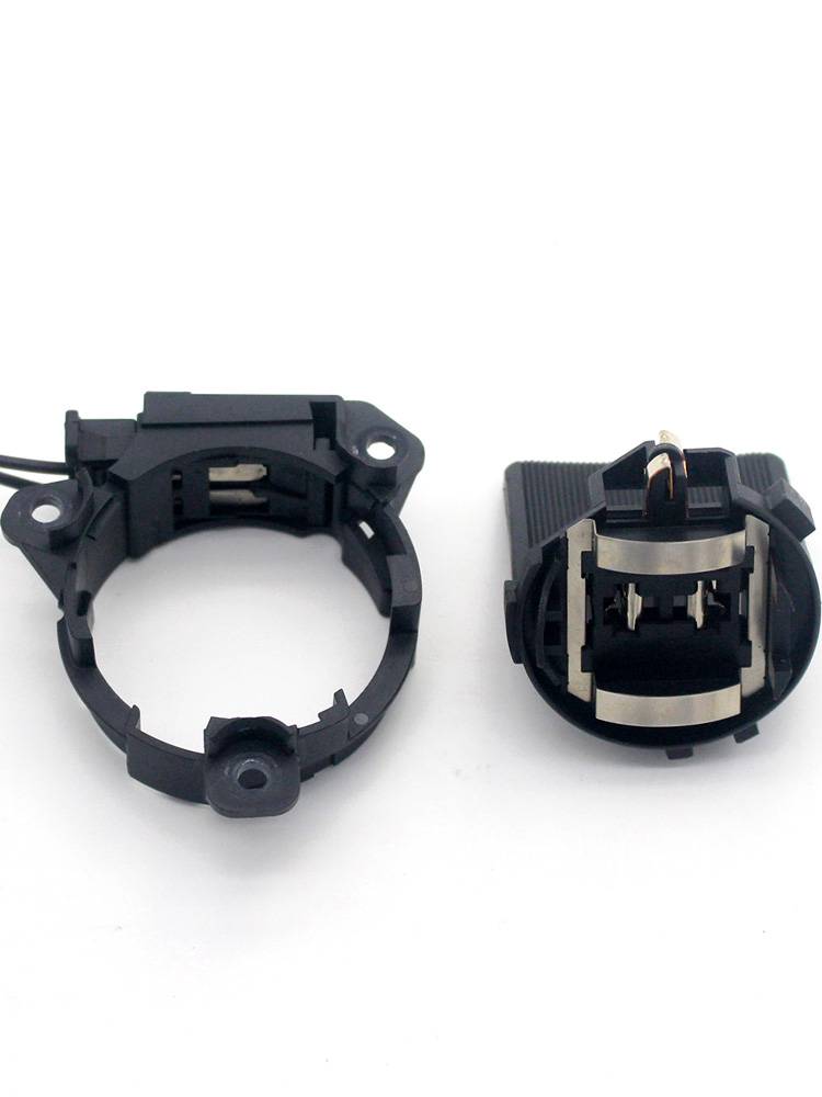 Applicable to Volkswagen Golf 7 6 Tounum Tiguan Shangku near -light lamp base headlight base bracket sockets H7