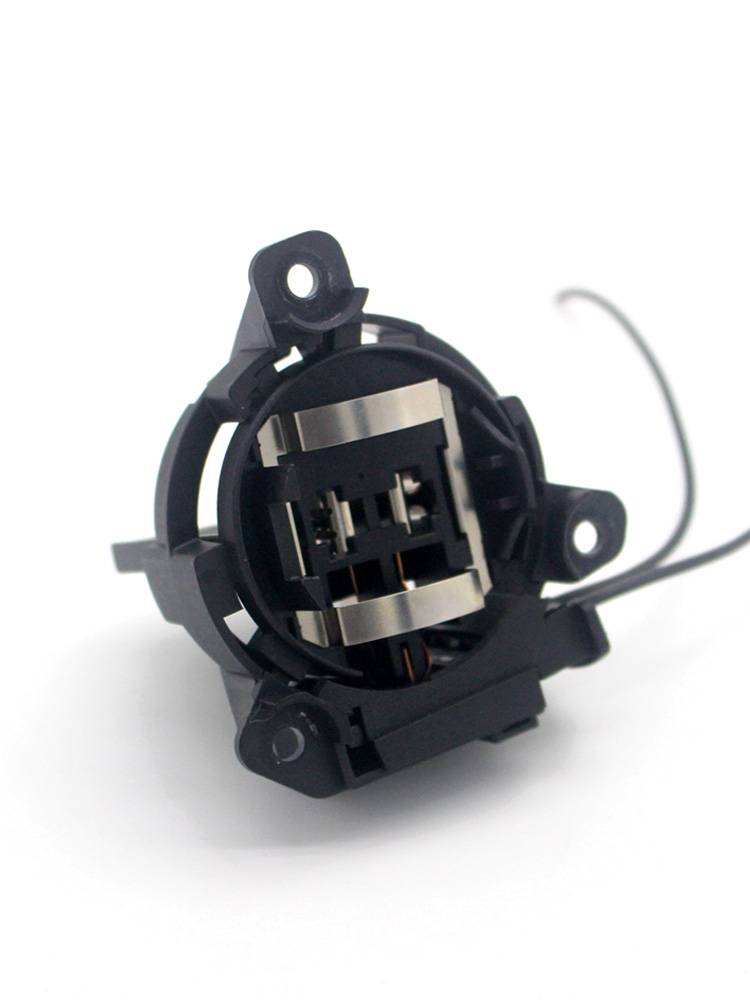 Applicable to Volkswagen Golf 7 6 Tounum Tiguan Shangku near -light lamp base headlight base bracket sockets H7