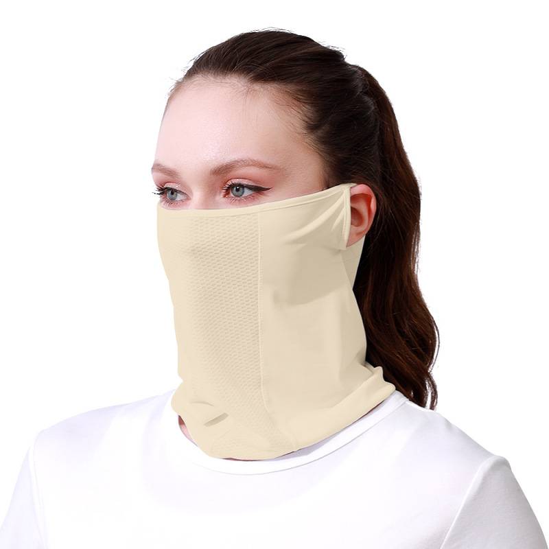 The neck-screened ice mask rides through the air, driving a turban of golf in the summer