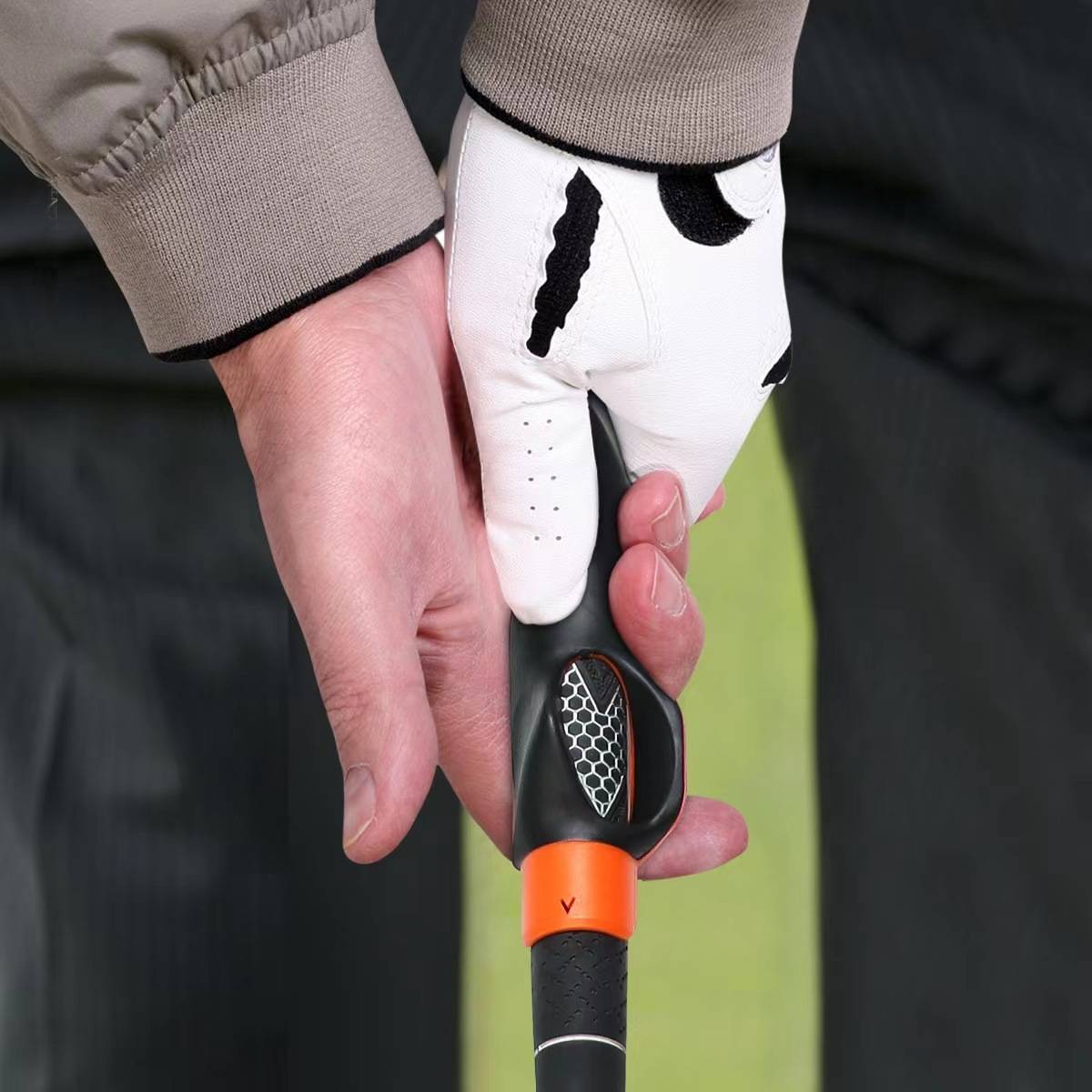 The new golf hand grip rod corrective universal hand grip is simple and fast installation