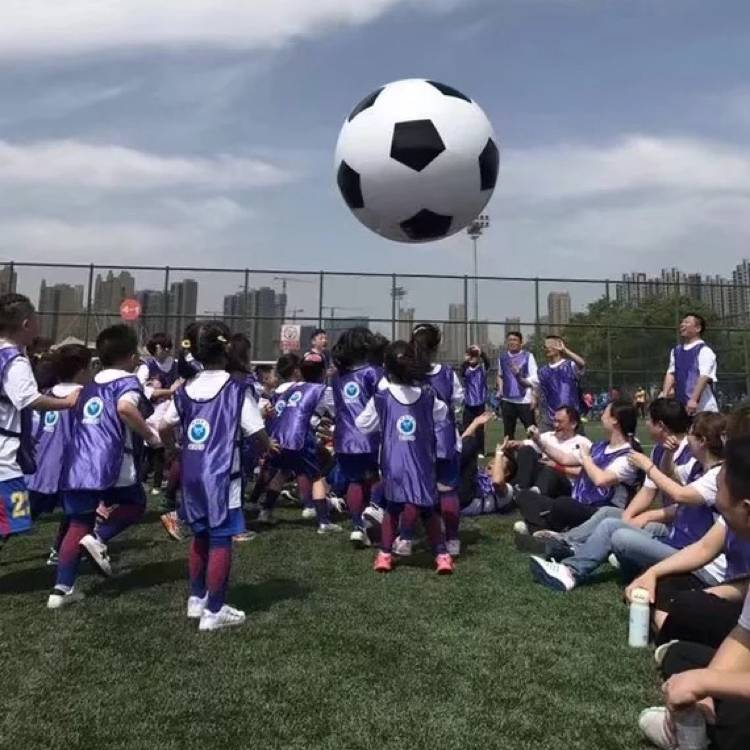 Outdoor large -scale inflatable football kindergarten children's toy ball beach ball game drama water ball stage decoration