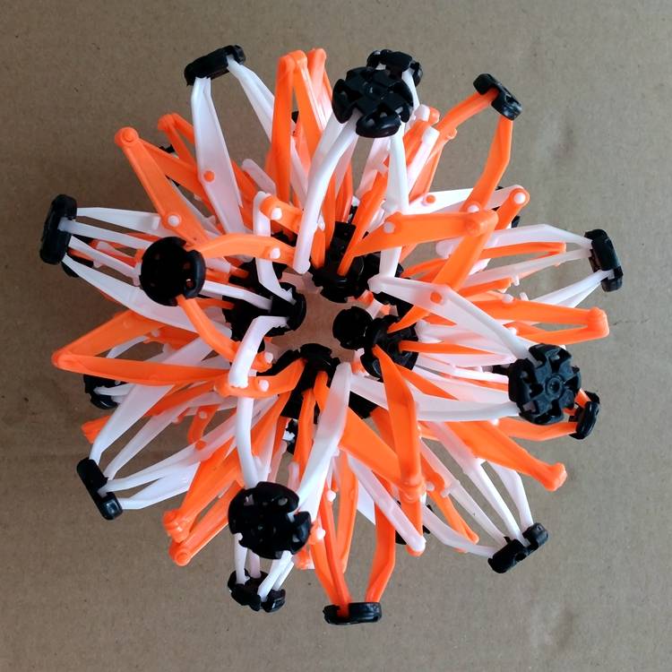 Large orange stretching 32cm