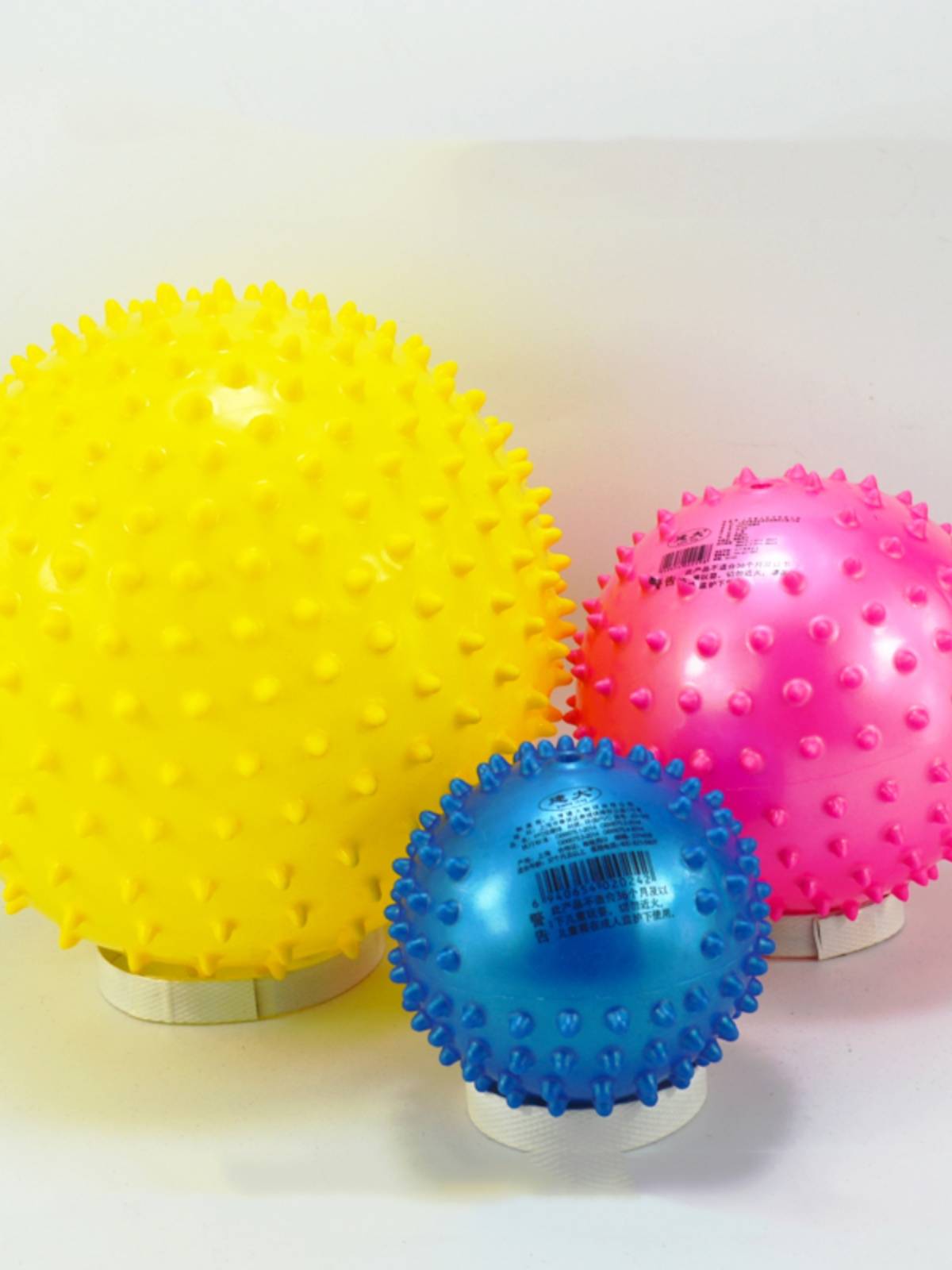 Children's sense training plastic inflatable with small thorny toys baby garden 3 -inch hand grasping and soft massage ball