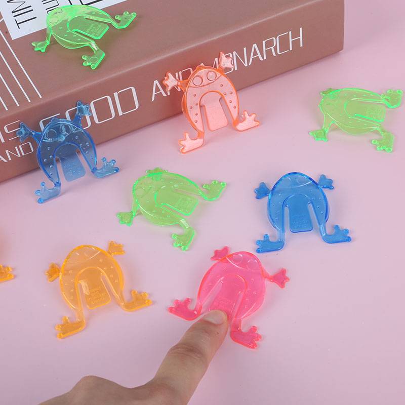 Plastic bouncing frog [100]