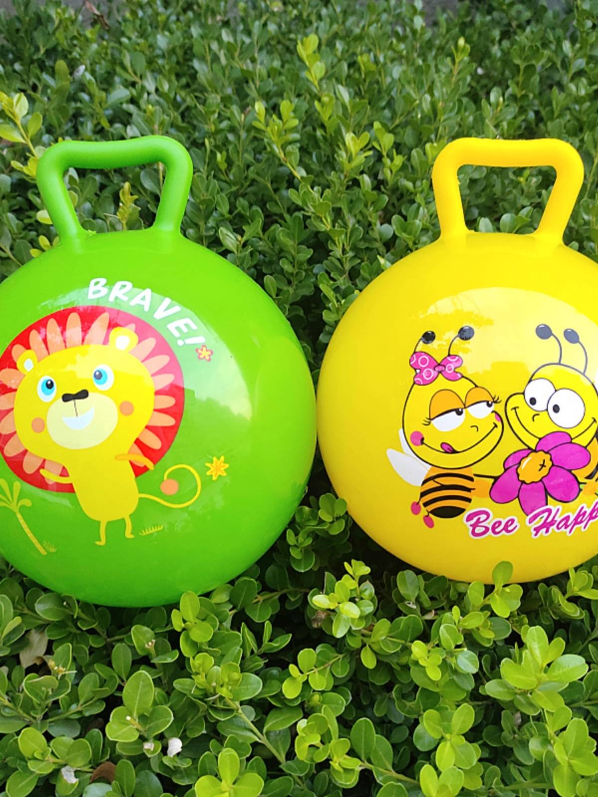 Children's 0 to 1 year old handle grabs the inflatable, non -toxic and newborn children playing baby and kindergarten toy balls