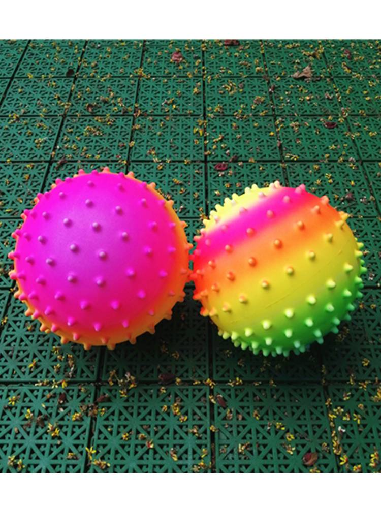 ♪ Dancing little ball and picking a rainbow massage ball ♪