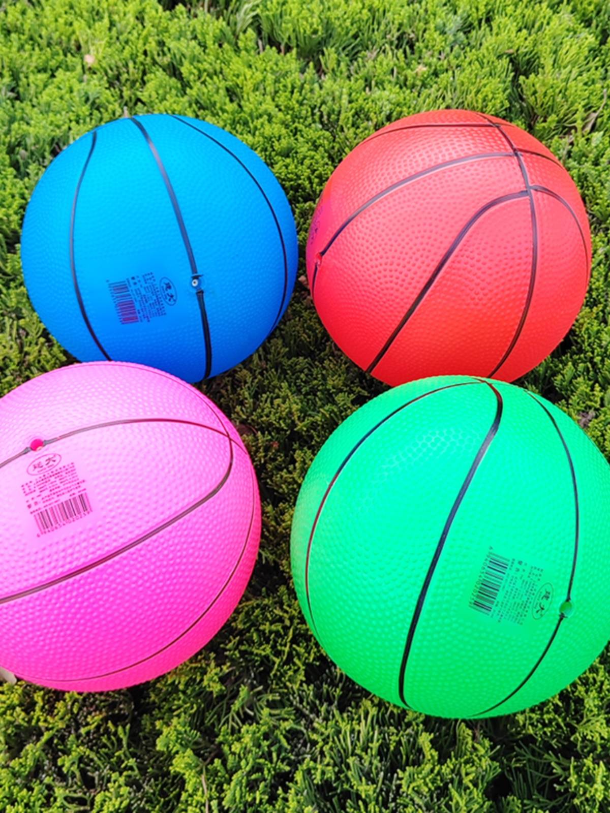 Children inflatable 8 -inch black and white football kindergarten 6 -inch elastic granules basketball baby plastic shooting toys