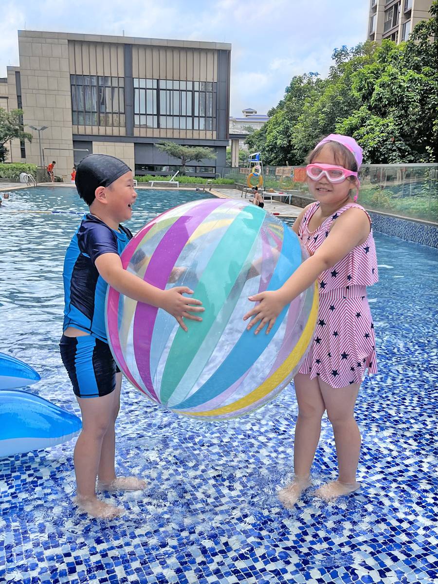 Water Paradise Beach Yoga Swimming Pool, Water Games Super large inflatable volleyball player shooting ball floating toys