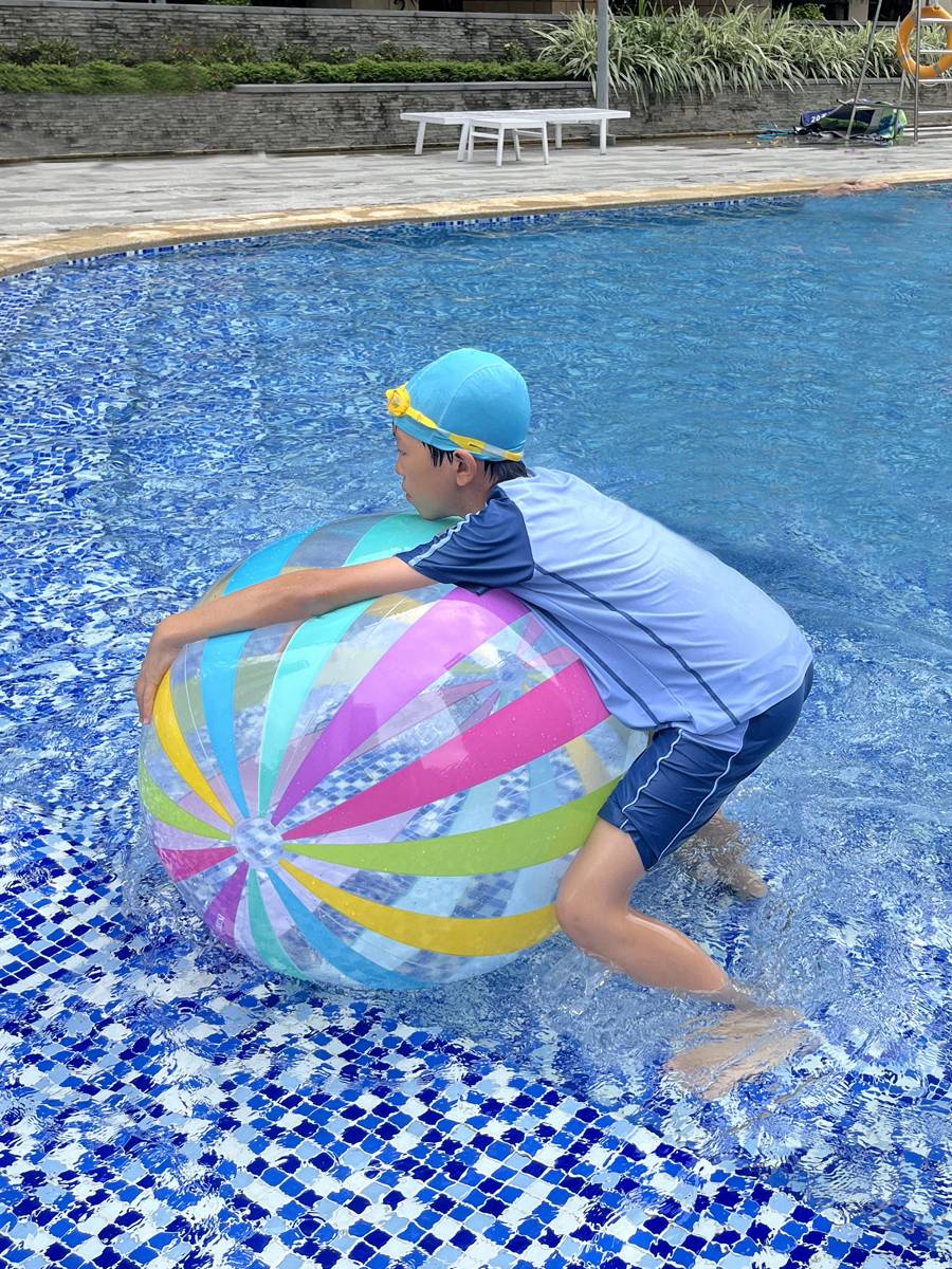 Water Paradise Beach Yoga Swimming Pool, Water Games Super large inflatable volleyball player shooting ball floating toys