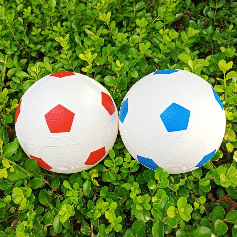 Children build a big football inflatable blue ball elasticity thickened baby and kindergarten small leather ball outdoor babies to shoot toys