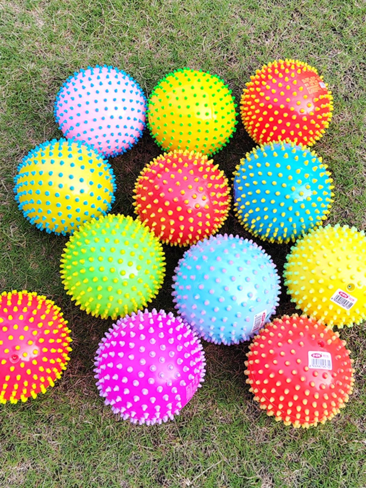 Children's 6 -inch colorful massage ball toy kindergarten elastic two -color hedgehog ball baby touch inflatable shooting ball