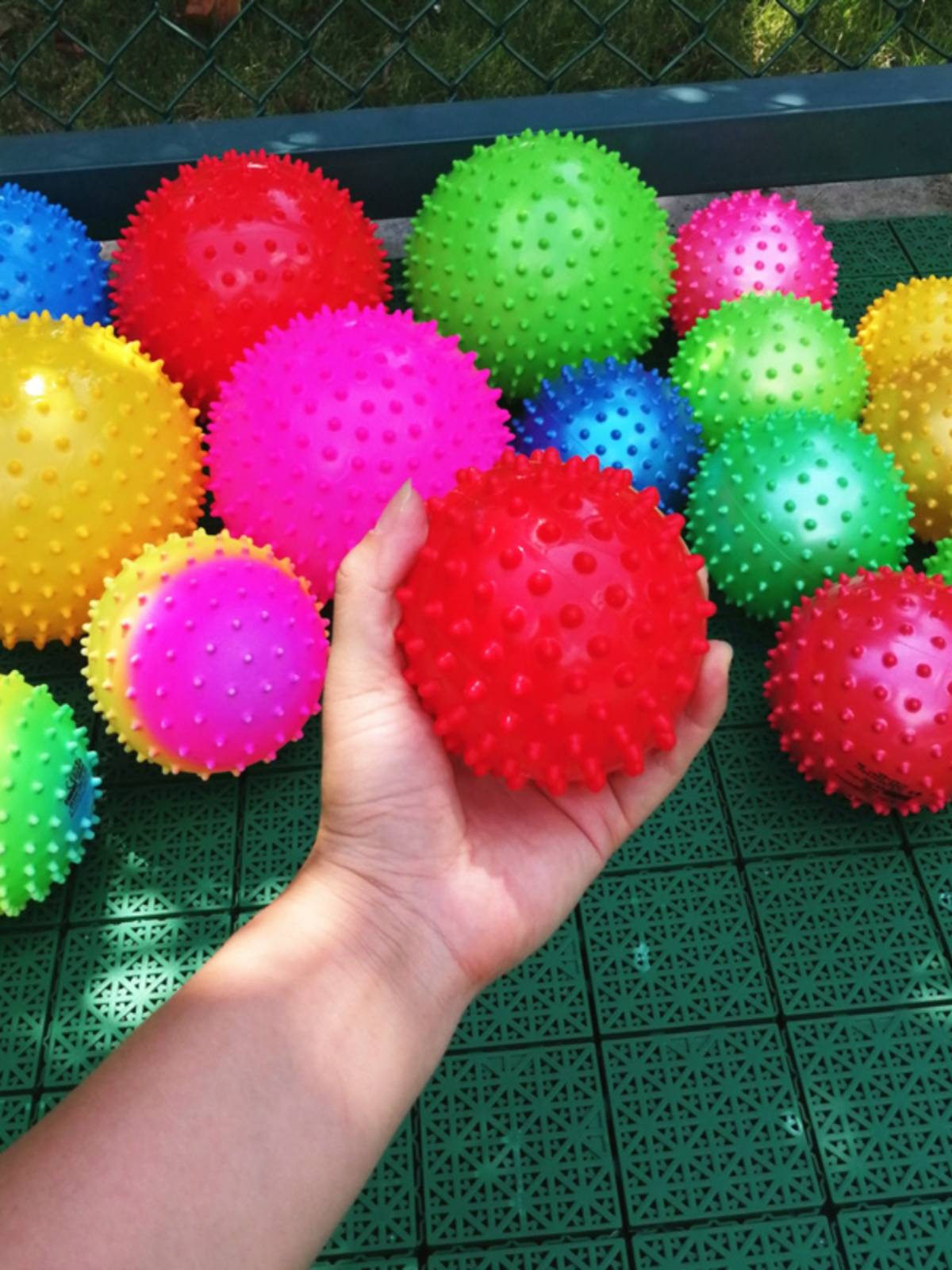 Thick 6 -inch 15 Rainbow Flower Skin Balls Children's Toys Specific Ball Popcorn Specket Pack Massage Ball Sting Dance Ball