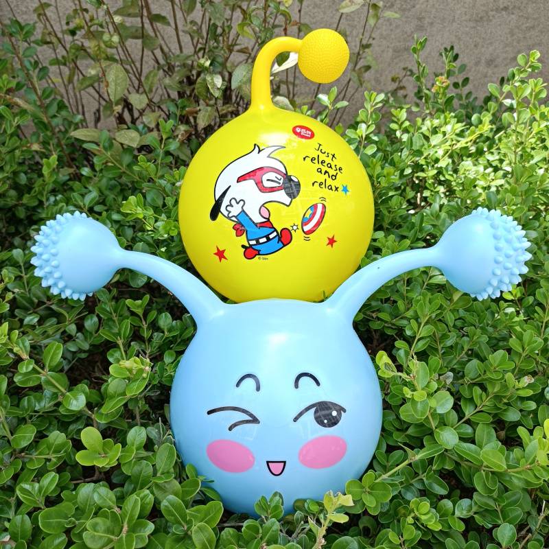 Children at 6 months, two -year -old inflatable hand -grabbing bell, newborn baby elastic handle, 3 -year -old leather ball toy