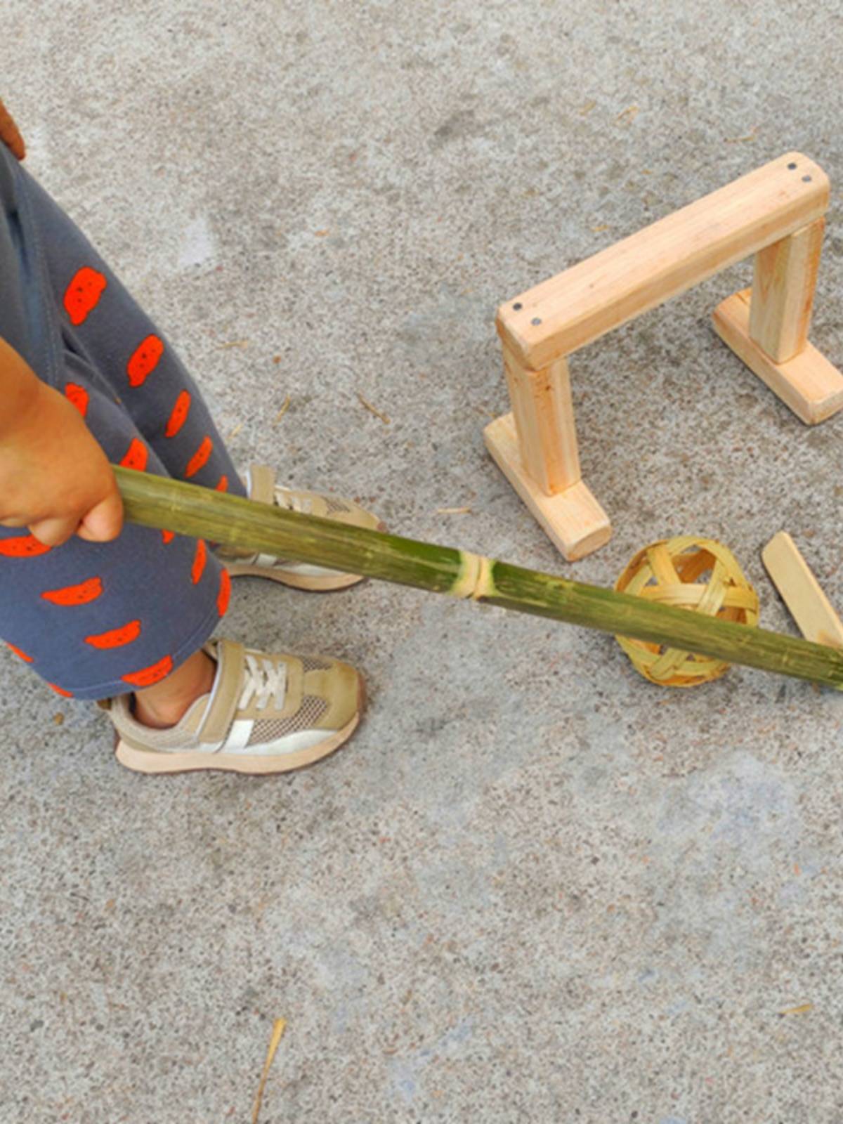 Kindergarten Outdoor toy Bamboo Wood Making Stock Strae Stup Poat Push Push Push Strip Covers Pig Games