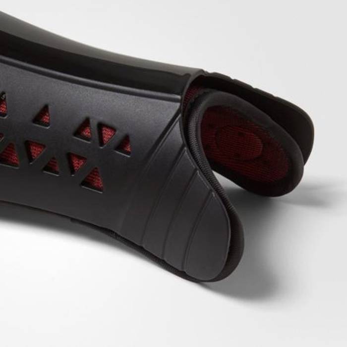 ADIDAS IMPORTED A LAWN HOCKEY LEG-PROTECTOR PANEL, DOUBLE-BUTTON TUP, HEMA FOR ADULT TRAINING