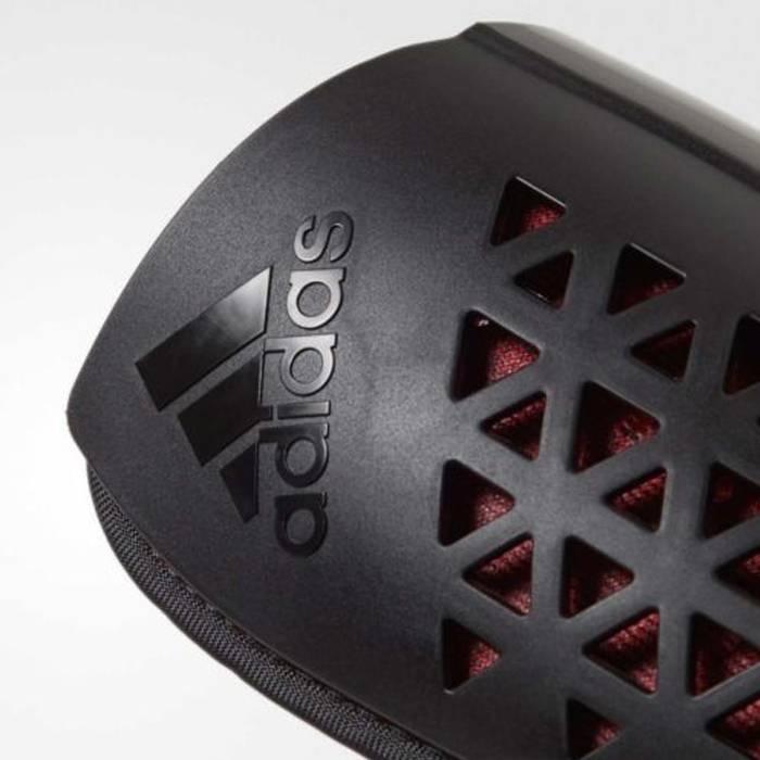 ADIDAS IMPORTED A LAWN HOCKEY LEG-PROTECTOR PANEL, DOUBLE-BUTTON TUP, HEMA FOR ADULT TRAINING