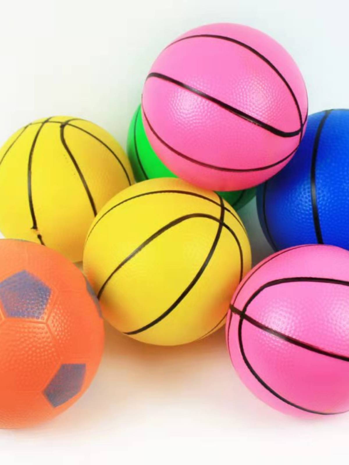 Children's inflatable toy small leather ball 12cm leather ball kindergarten 3-5-year-old small basketball football shooting three-color ball