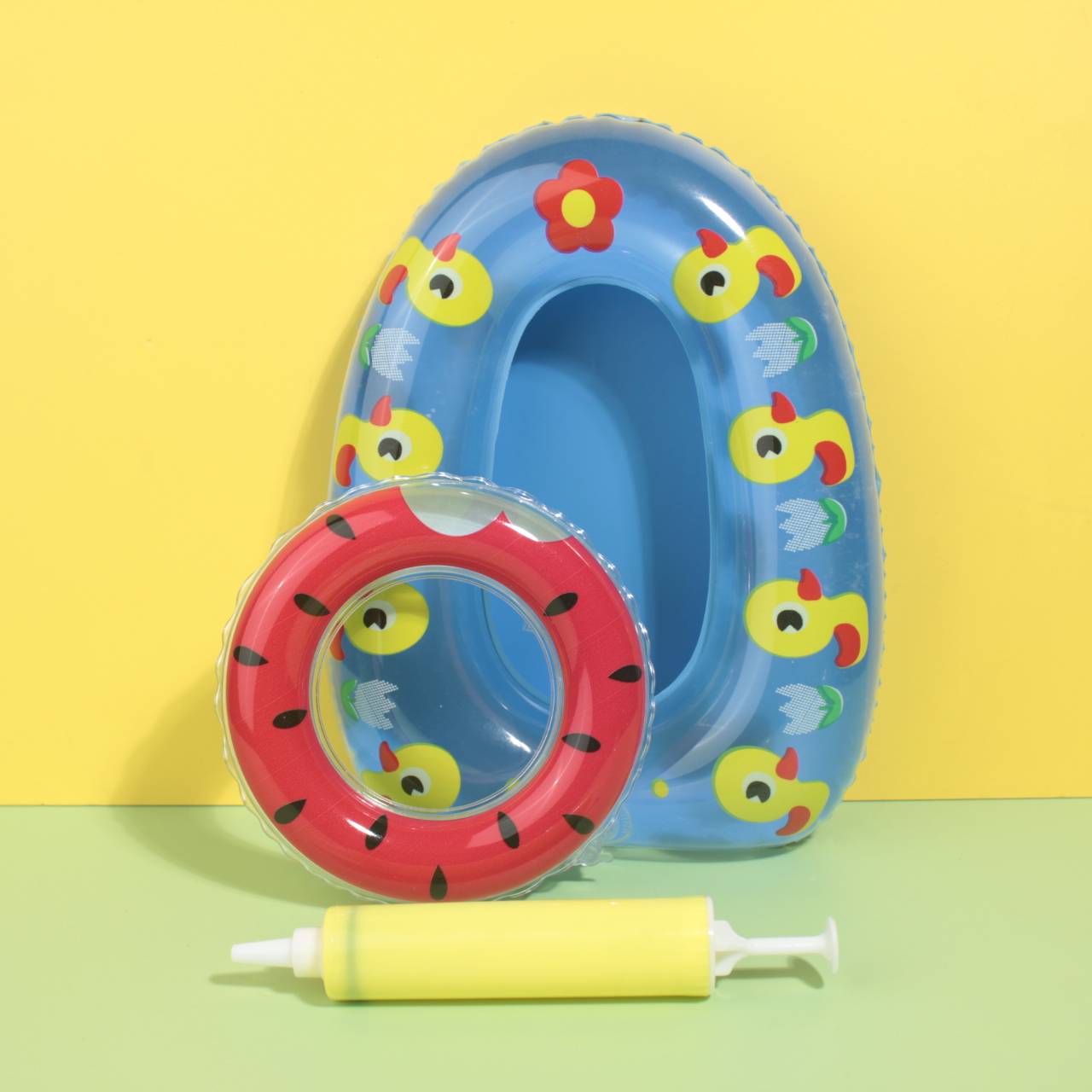1 Kayat (random color) +1 red watermelon ring (air delivery cylinder