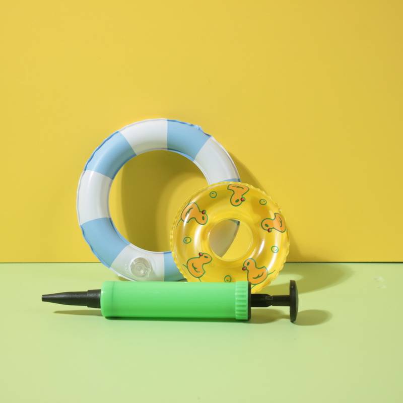 1 striped ring (random color) (giving air) +1 mini circle