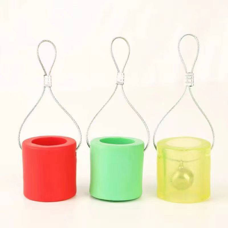 Red+green+crystal one each [three in total]