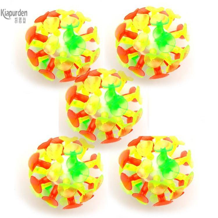 5 ordinary sticky balls