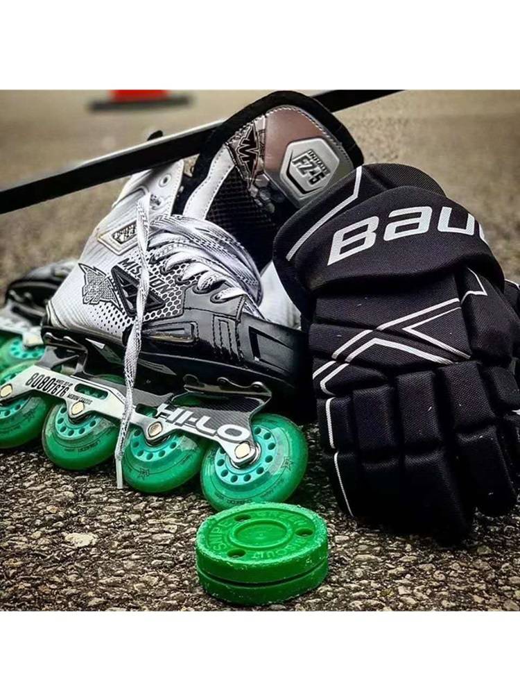 Spot in the United States imported Green Biscuit land ice hockey green biscuits super smooth drought ice hockey training ball
