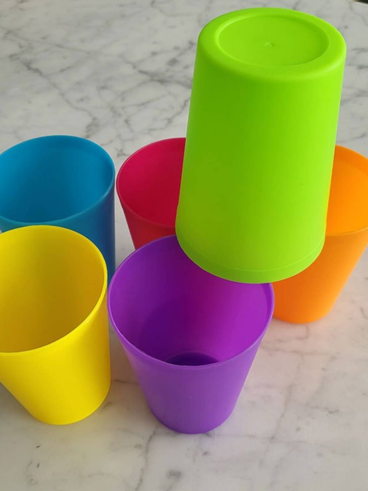 Children's puzzle focuses on training quick cups against the kindergarten toys toys stack cup desktop parent -child interactive game