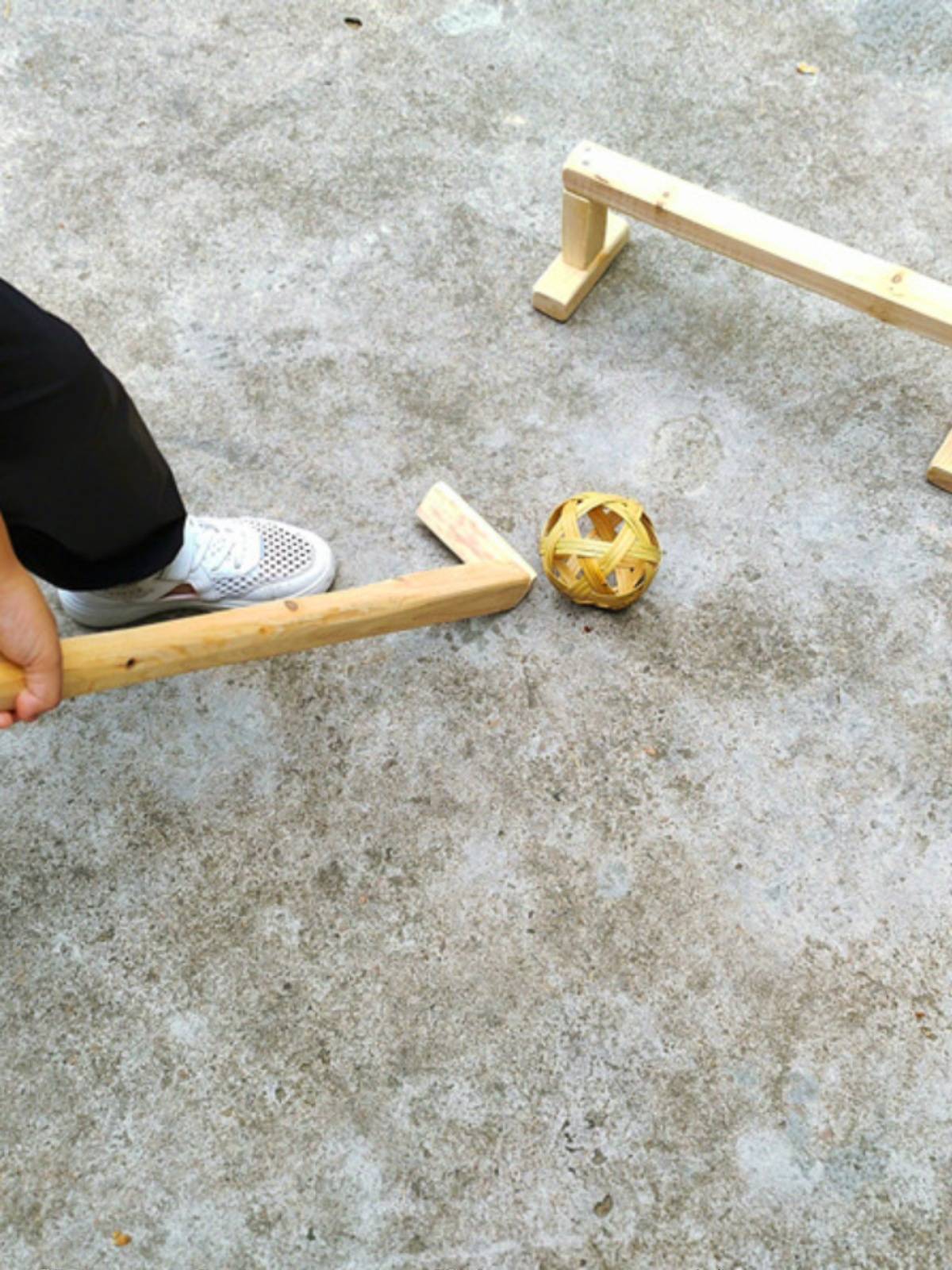 Kindergarten Bamboo and Wood toy Wooden Cunning Stock Push Push Push Pig Stup Pills Pill Game Proper Equipment