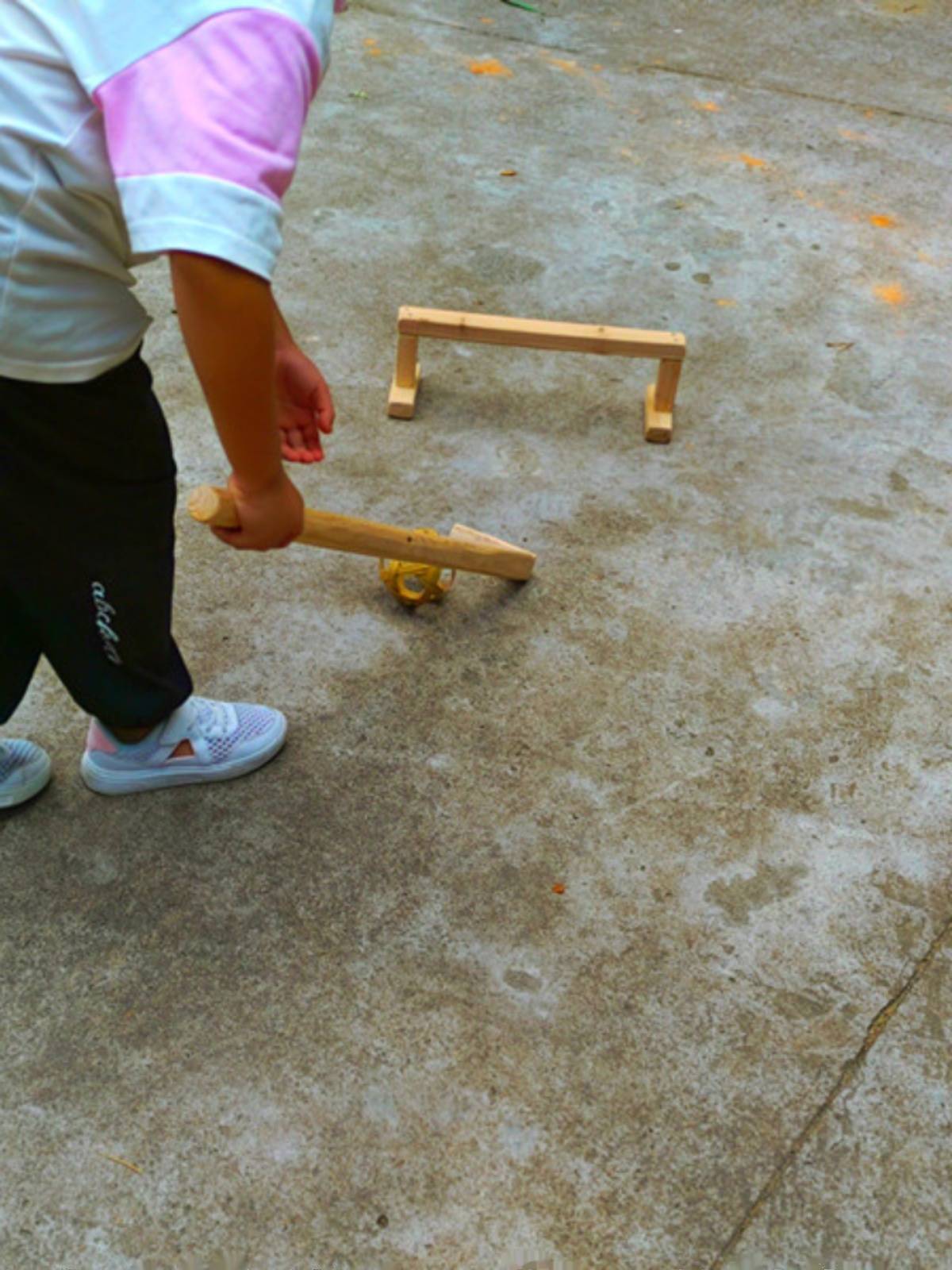 Kindergarten Bamboo and Wood toy Wooden Cunning Stock Push Push Push Pig Stup Pills Pill Game Proper Equipment