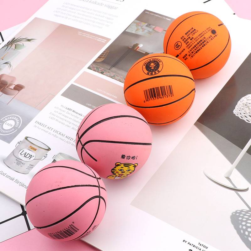 The mini-bouncing kid, the little basketball kid, the kindergarten boy, shoots the rubber-pumping decompression toy