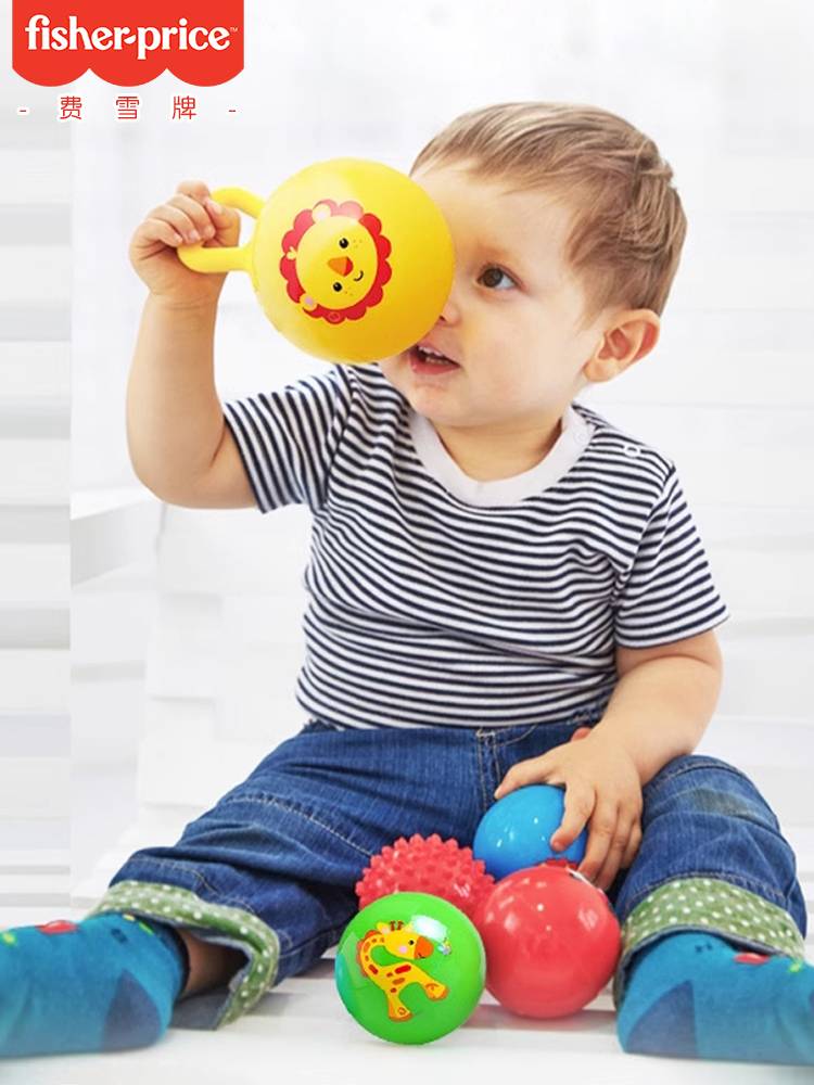 Fisher's little baby's hand grabs the ball, and the baby's toy ball can bite