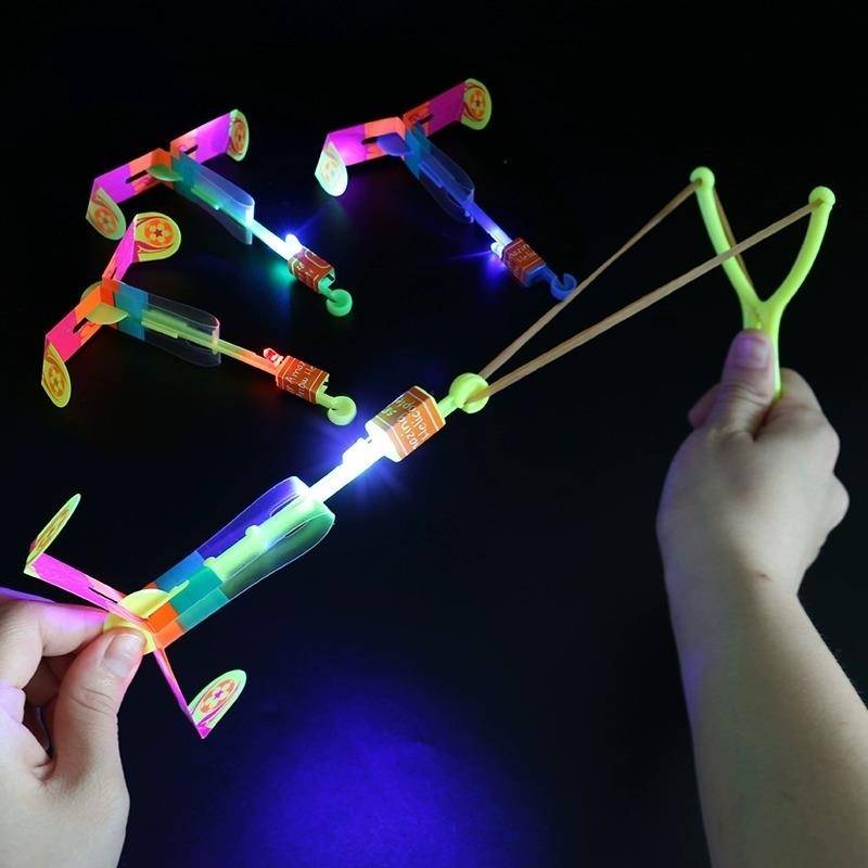 Children's hand throwing parachute toys Nostalized creative parent -child interactive games Light outdoor sports ejection children