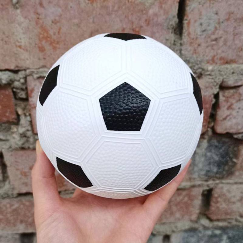13-15cm6 inch built (black and white) football
