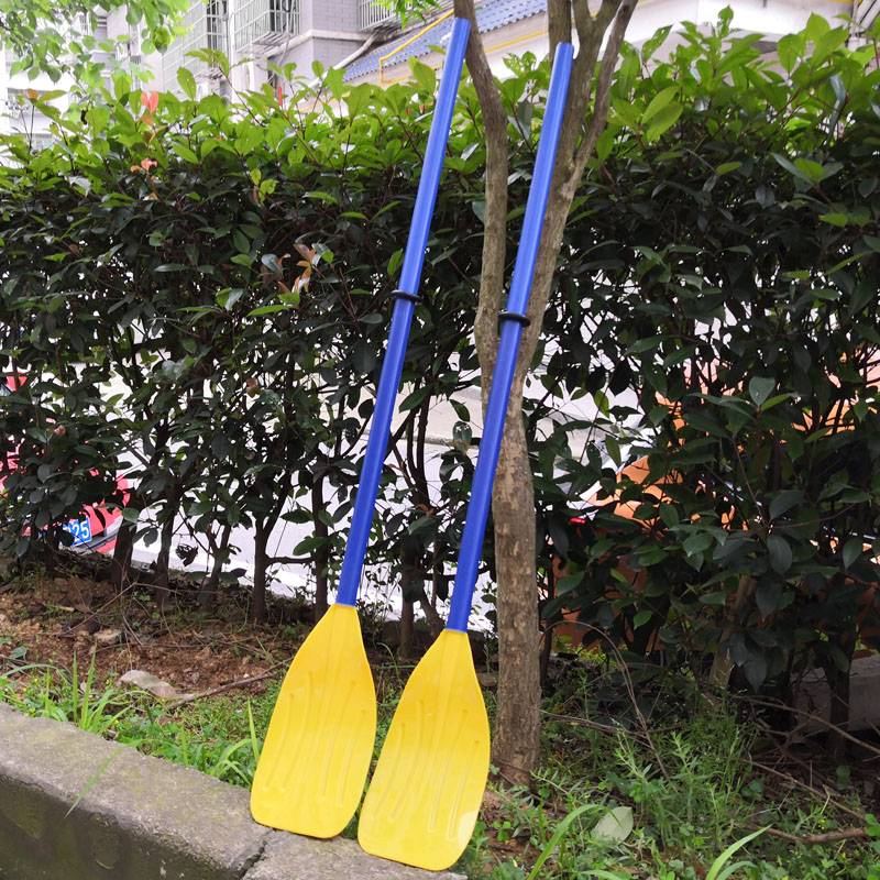 Plastic paddle length 113 cm 2 installed