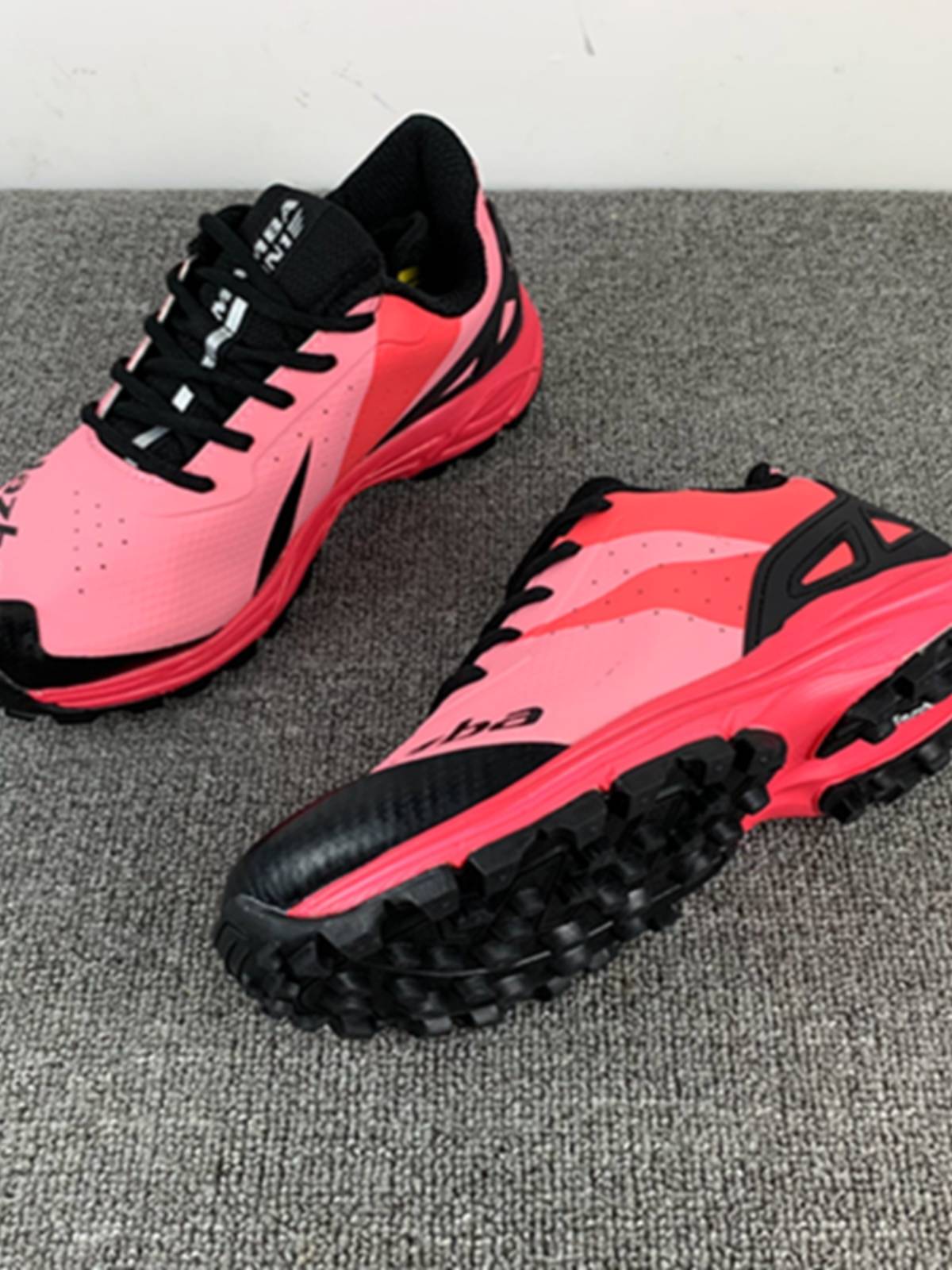 Original single high -end leakage men's grass trap sneakers outdoor anti -slip, wear -resistant off -road running shoes board sneakers