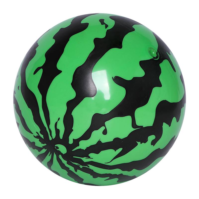 Children shooting the ball, watermelon ball baby toy kindergarten sharing small gift opening prizes awards to send the whole class