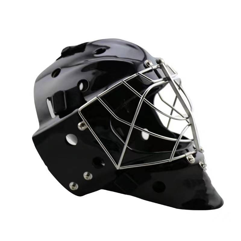 The black average of the goalkeeper helmet can be adjusted