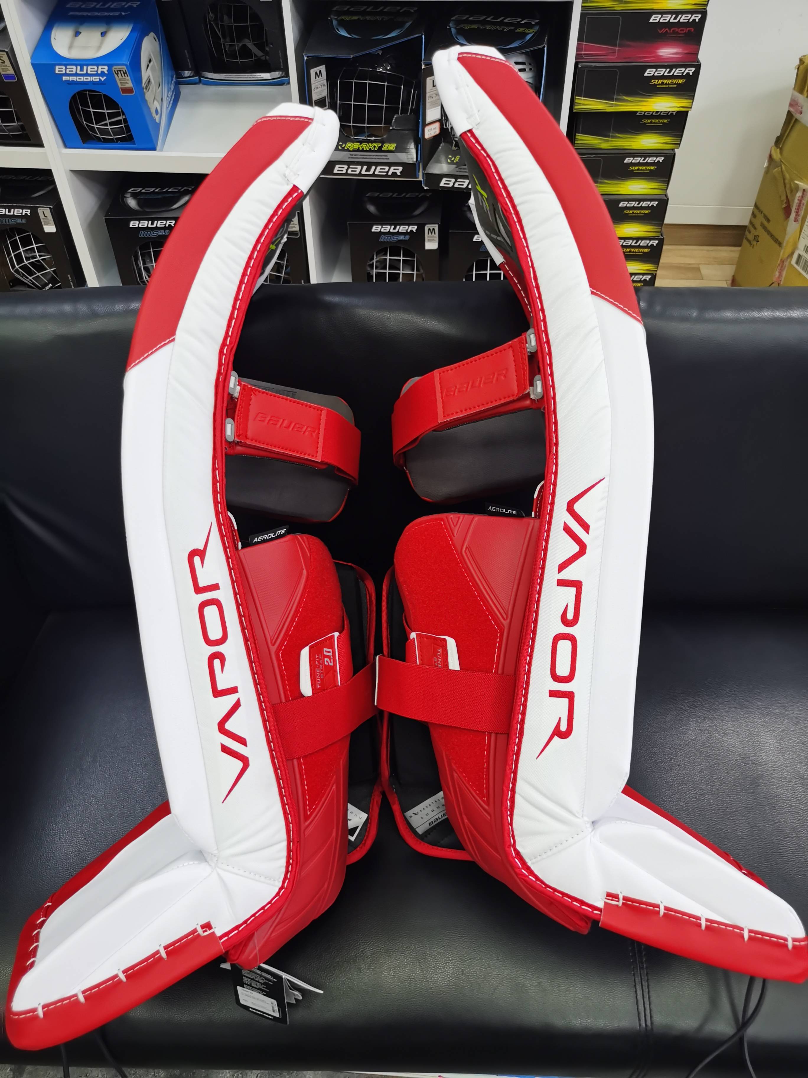The new Ball Ice Hockey goalkeeper's leg protection bauer 3X young adult goalkeeper legged baffle gear equipment