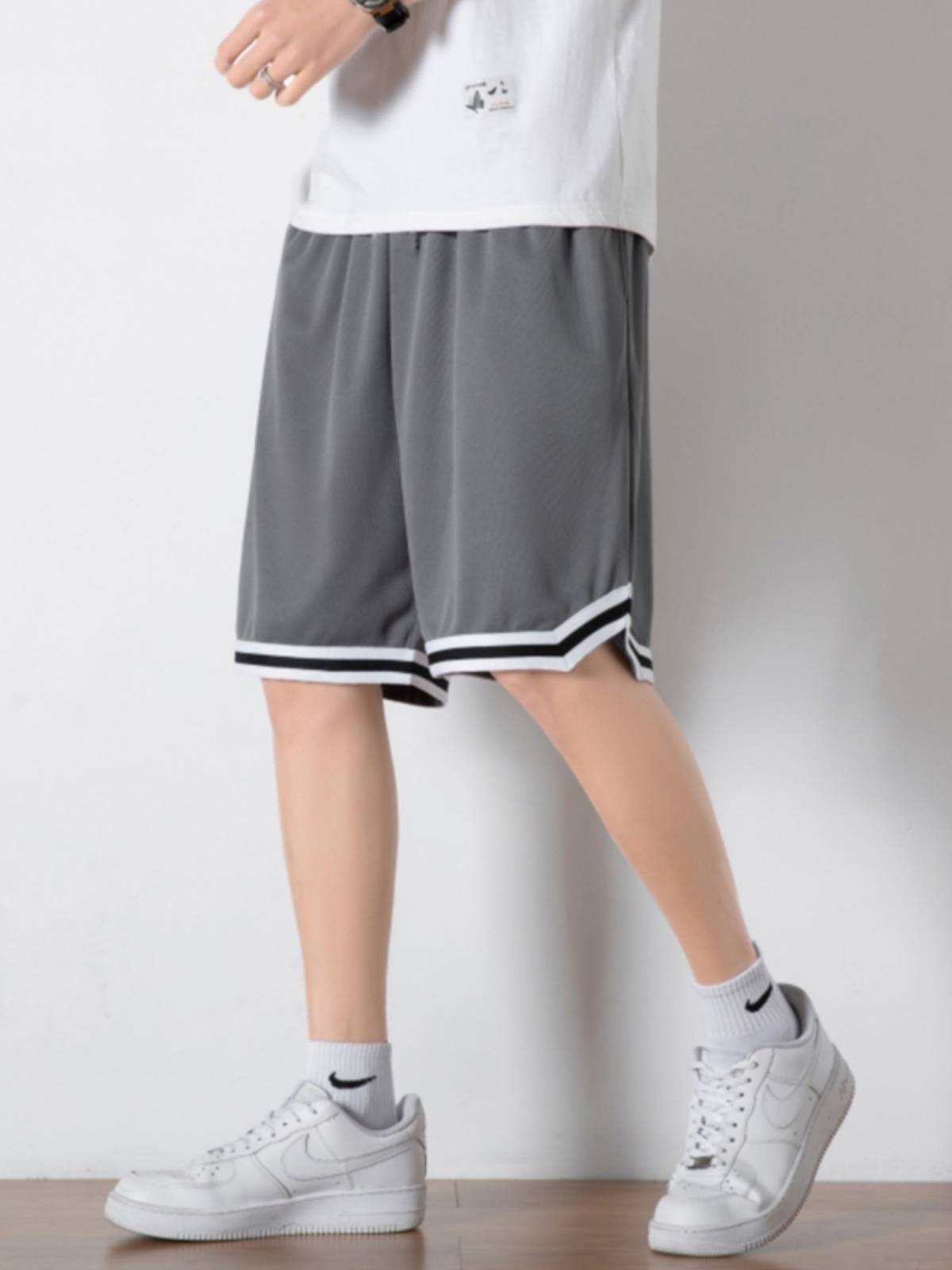 Summer American shorts men's sports fitness basketball pants boys loose ice silk speed dry men's five -point big pants