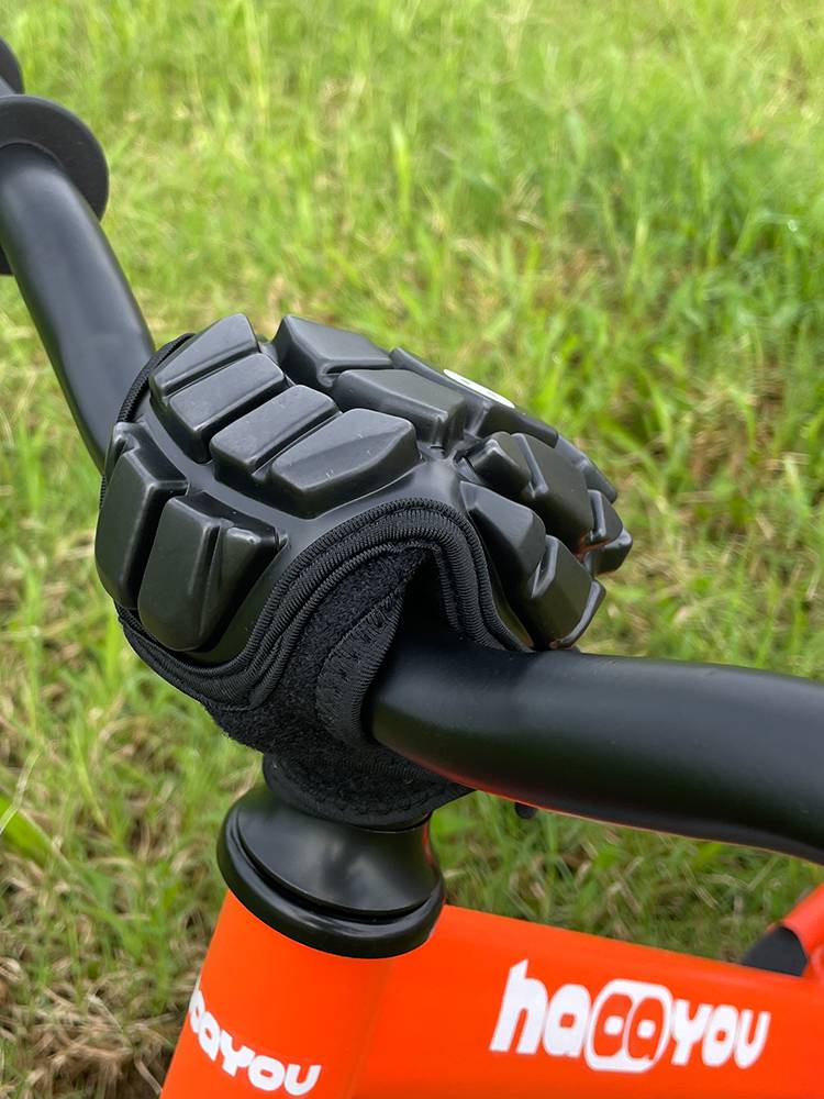 Children's slip -based balancing car handlebar handlebar protective sleeve silicone polymer anti -collision protection gear S