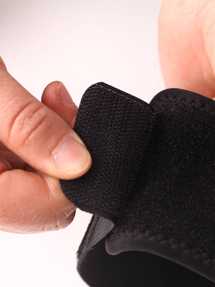 Fitness wrist sports protective gear, men's basketball bandage, wrist sprain protection help with bench press badminton female