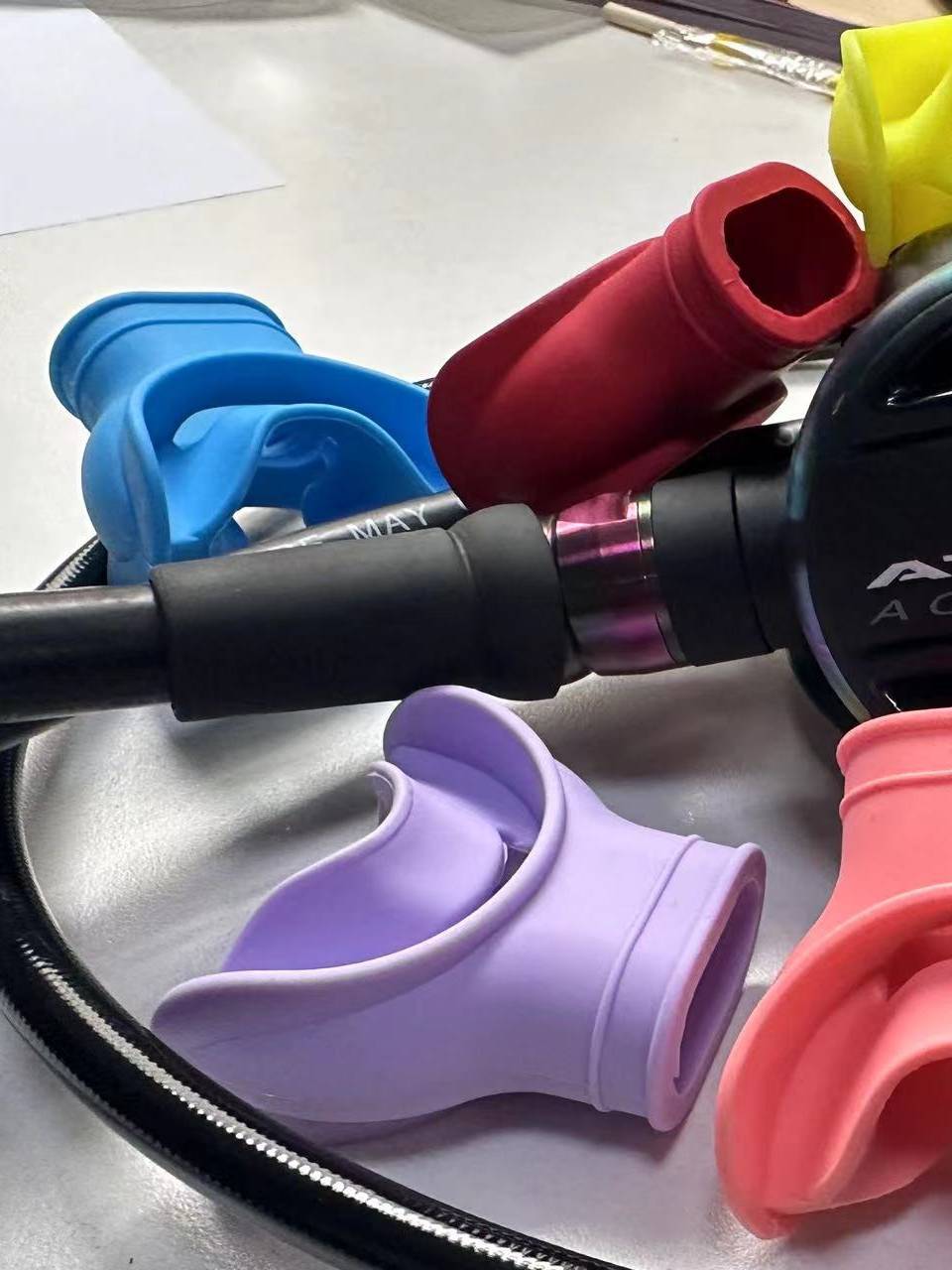 Snorkeling biting mouth experience water lung diving deep diving device Food silicone belt tongue tongue support professional antibacterial 2 pieces of
